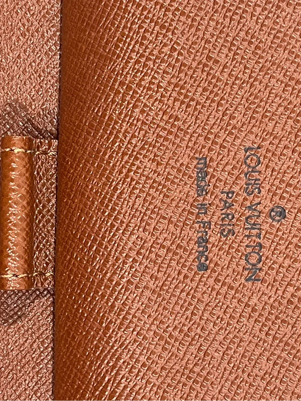 Louis Vuitton zippy organizer